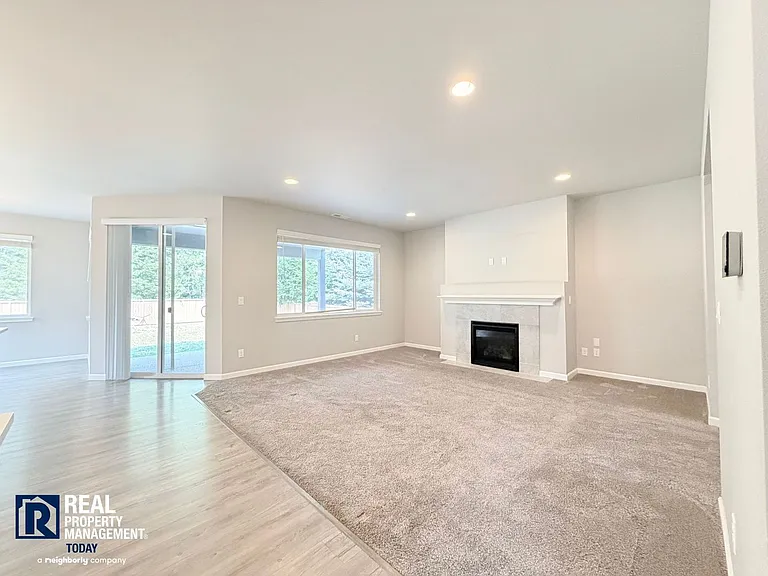 909 161st Street Ct E — Photo 11