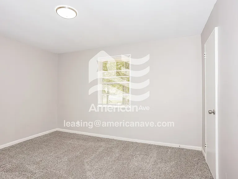 1728802_009_main_bedroom_12816374.jpg
