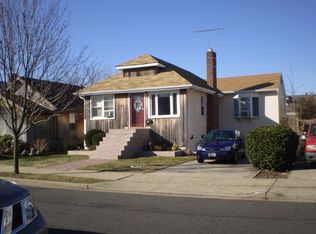 42 Ostend Rd, Island Park, NY 11558