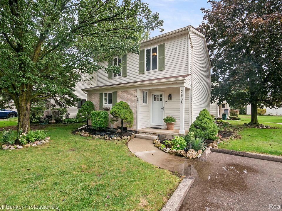 1st image of 2838 Roundtree Dr