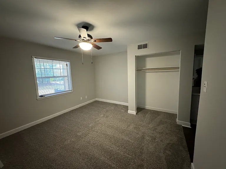 Avery Close Condominiums — Photo 63
