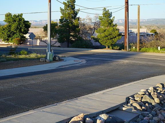 3rd image of 515 Boulder Ln