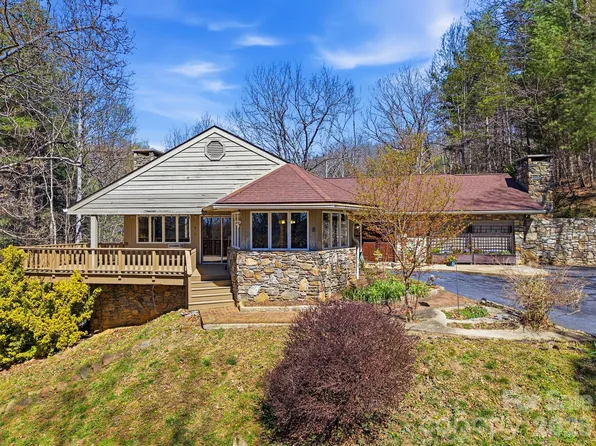 8 Covewood Rd, Asheville, NC 28805