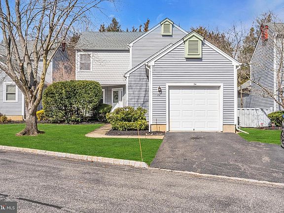 2nd image of 34 Turnberry Cir #127B