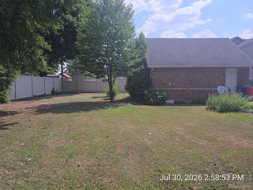 15940 Newburgh Rd, photo 10