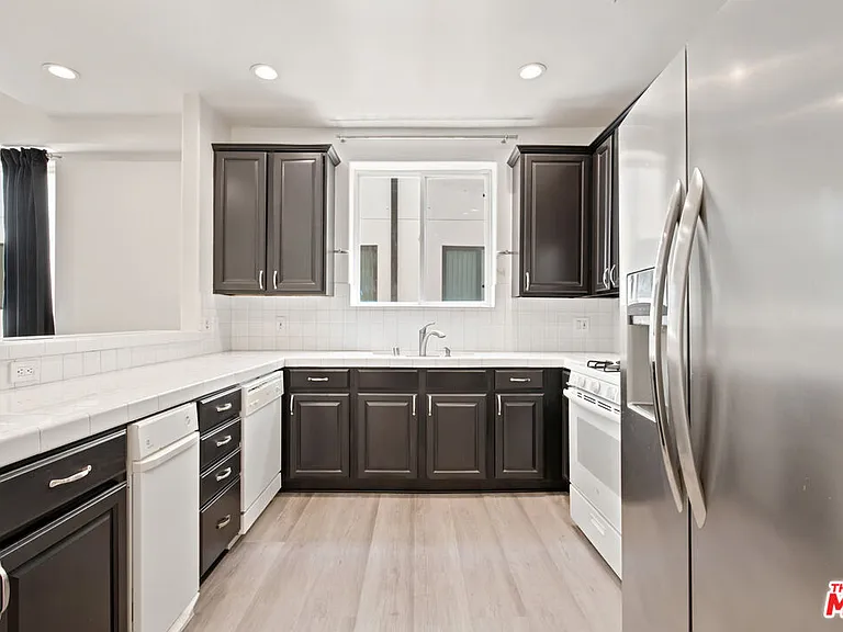 4940 Laurel Canyon Blvd #102 — Photo 4