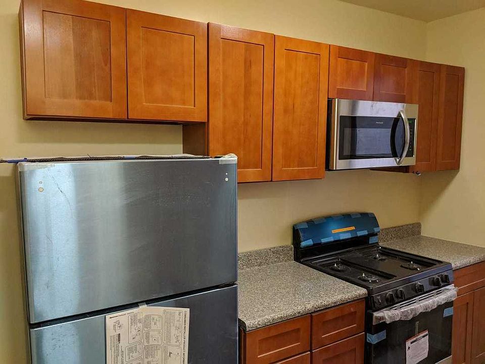 1st image of 170 E 19th St APT 1A
