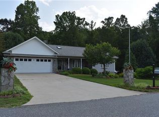 9 Daniel Cir, Granite Falls, NC 28630