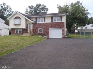 1442 W Street Rd, Warminster, PA 18974
