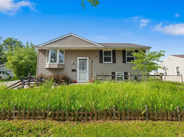 1503 Cypress Ln, Fort Wayne, IN 46825