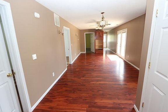 5th image of 916 W South 7th St