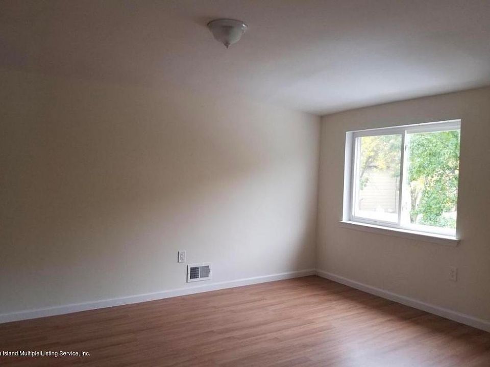 249 Corona Ave, Staten Island, NY 10306 Zillow