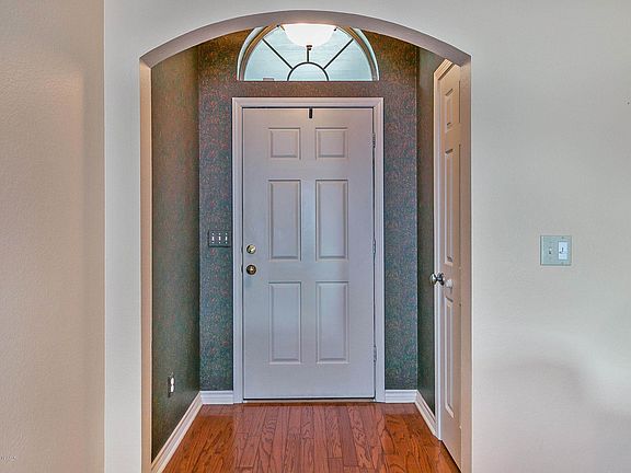 3rd image of 7207 Columbia Ln
