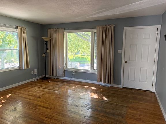 5th image of 4121 SE 10th St