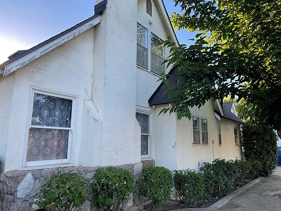 4th image of 906 W Yale Ave
