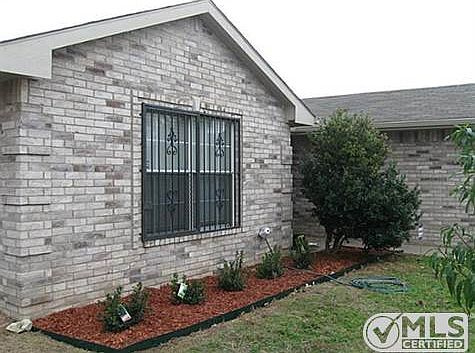 2nd image of 2644 Las Villas Ave