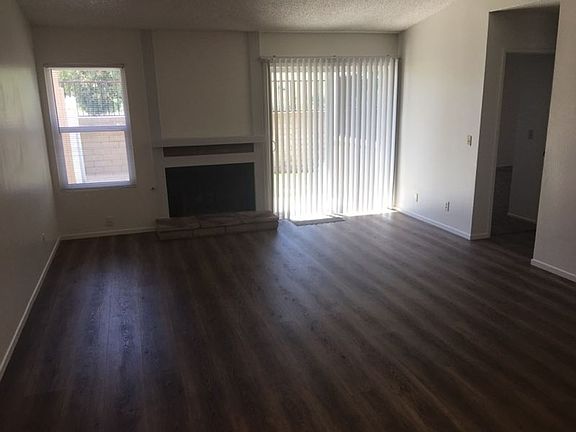 4th image of 44727 La Paz St #E