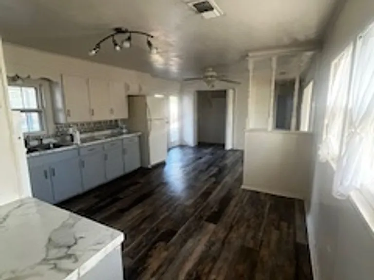 1435 W McNeil St — Photo 3