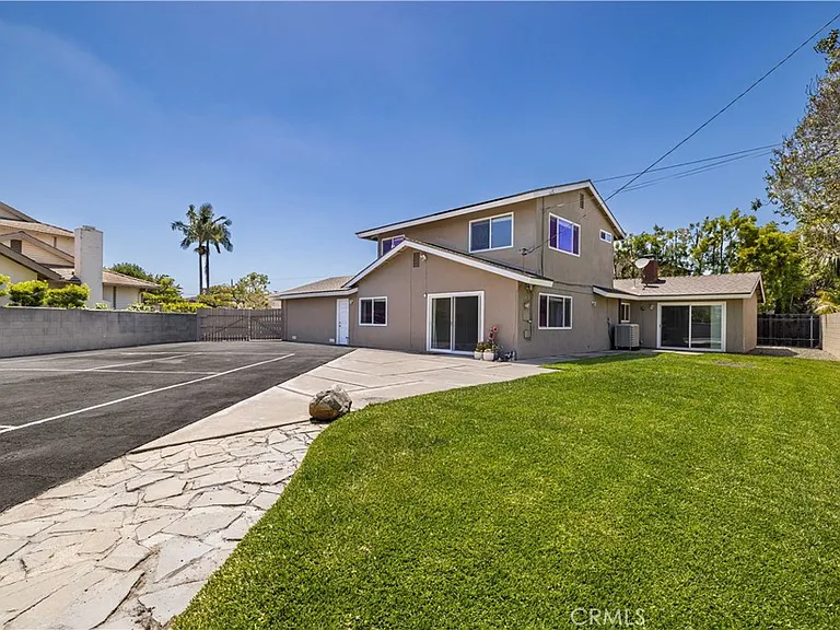 2336 La Linda Pl — Photo 3