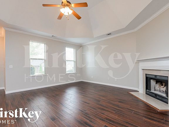 4th image of 1276 Washington Dr
