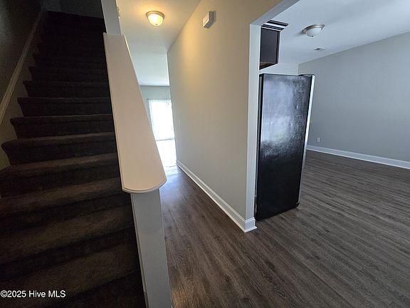 3rd image of 2400 Chavis Dr #B