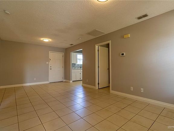3rd image of 2409 Las Brisas Dr