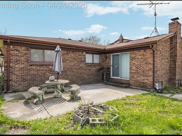 16129 Cambell Dr — Photo 5