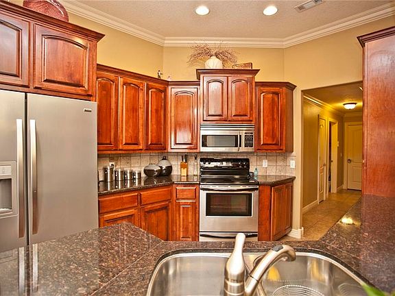 4th image of 1280 Medway Ln