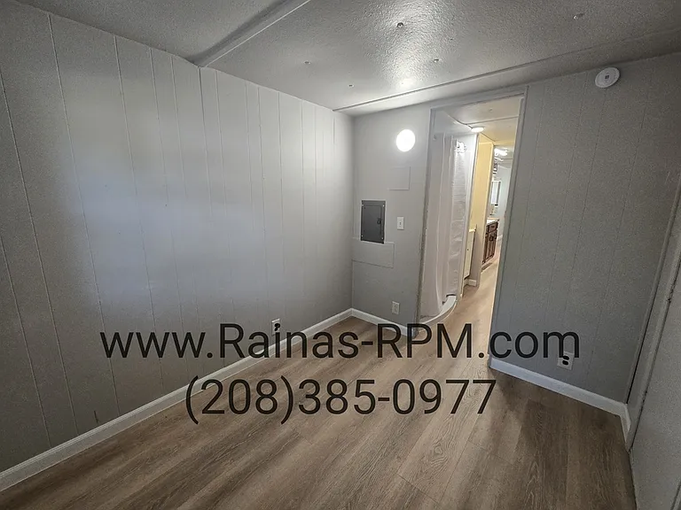 300 E 43rd St — Photo 5