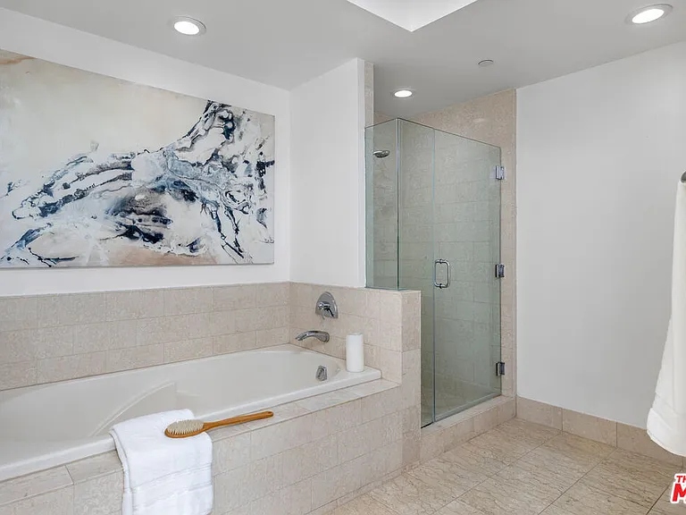13600 Marina Pointe Dr #1507 — Photo 19