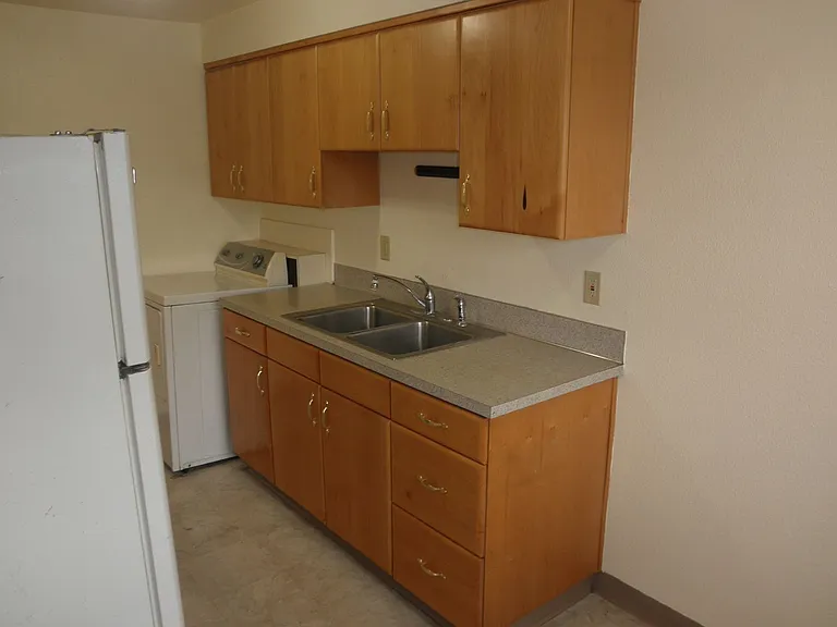 1481 Hines St SE — Photo 6