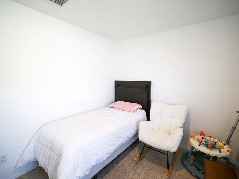 1361 Beach Dr — Photo 35