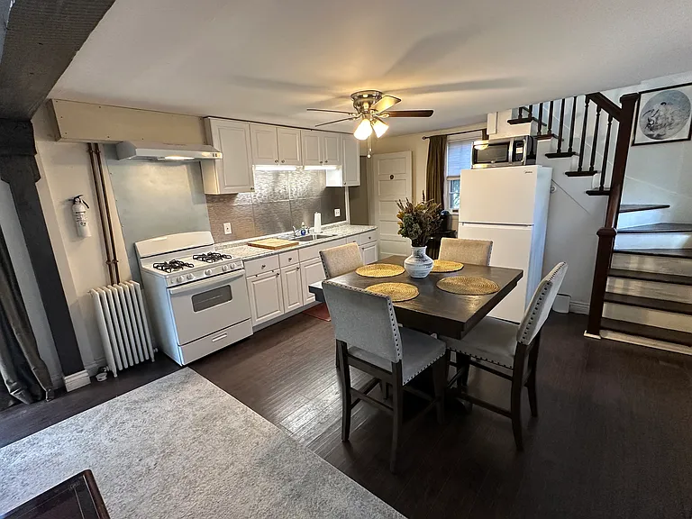 322 Albany Ave #1 — Photo 7