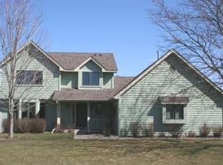 589 Prairie Cir W, Eagan, MN 55123