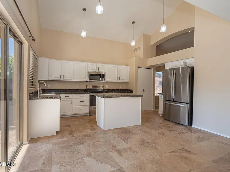 7457 W Melinda Ln — Photo 7