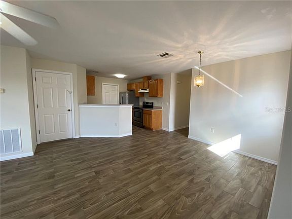 2nd image of 2111 Albion Ave