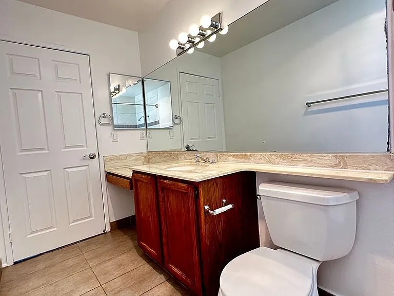 5455 Sylmar Ave #402 — Photo 16