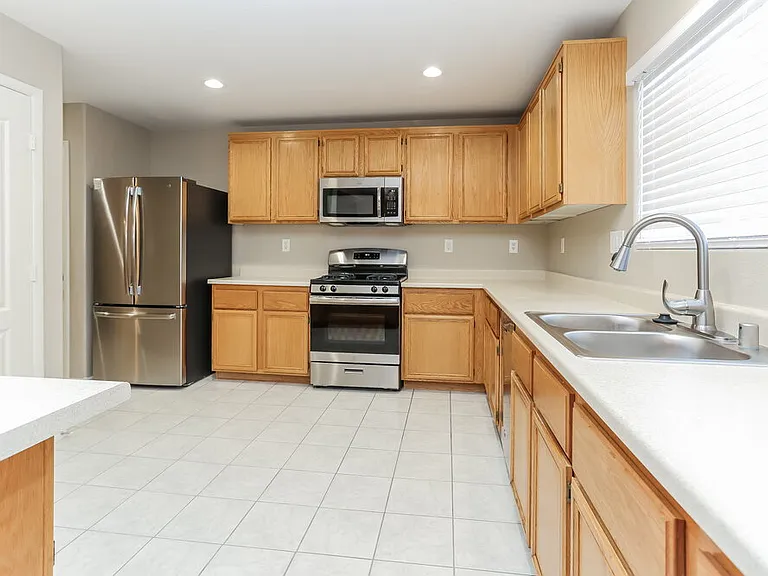 9132 Patrick Henry Ave — Photo 6