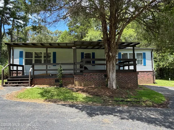 88 Embry Rd, Byhalia, MS 38611