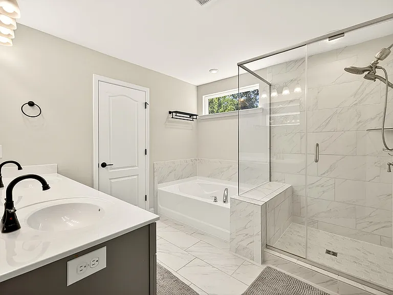 11449 Oakhampton Way — Photo 23