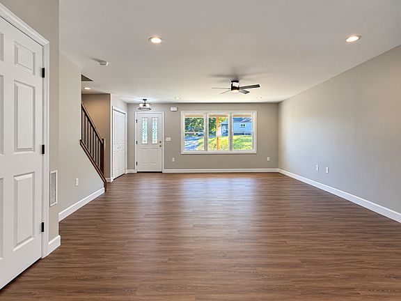 5th image of 811 Hopeland Rd