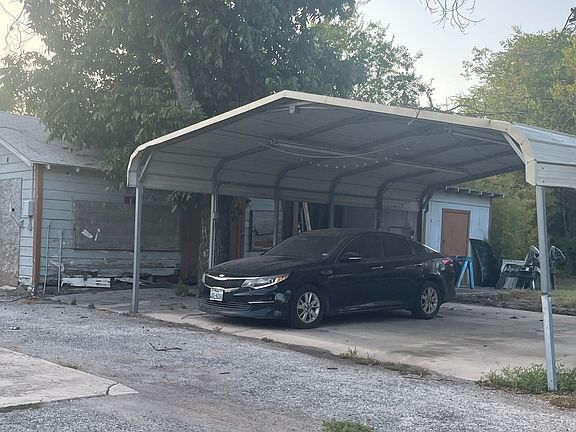 3rd image of 619 RICE RD