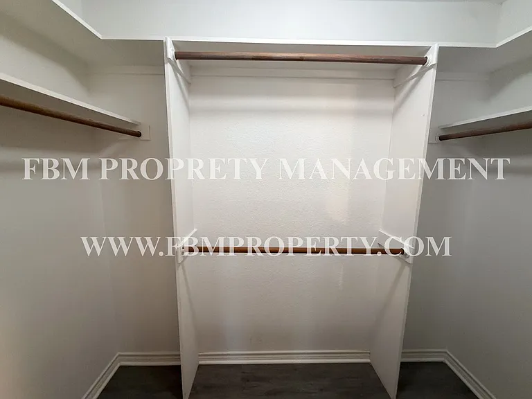1219 S Mulberry St — Photo 11