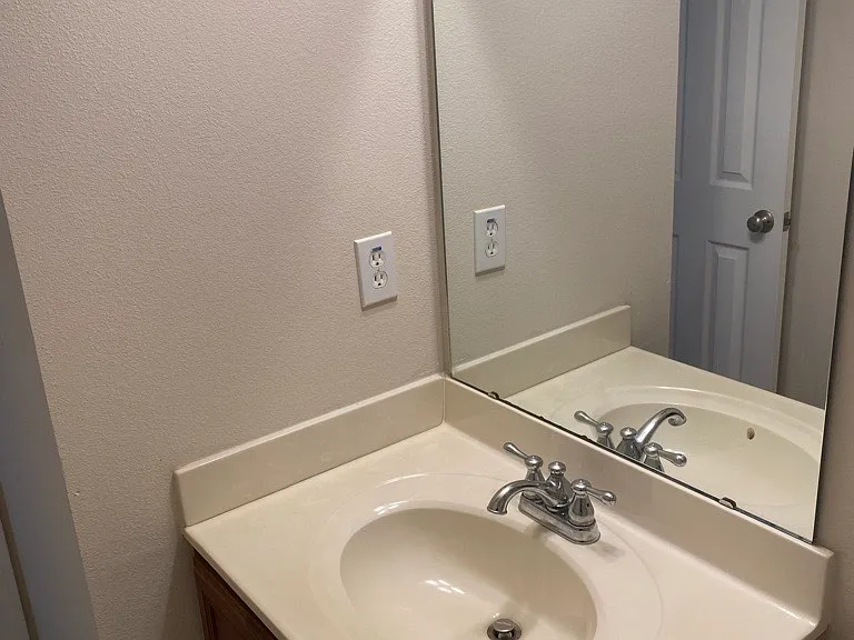 1030 Glencroft Dr #1 — Photo 17
