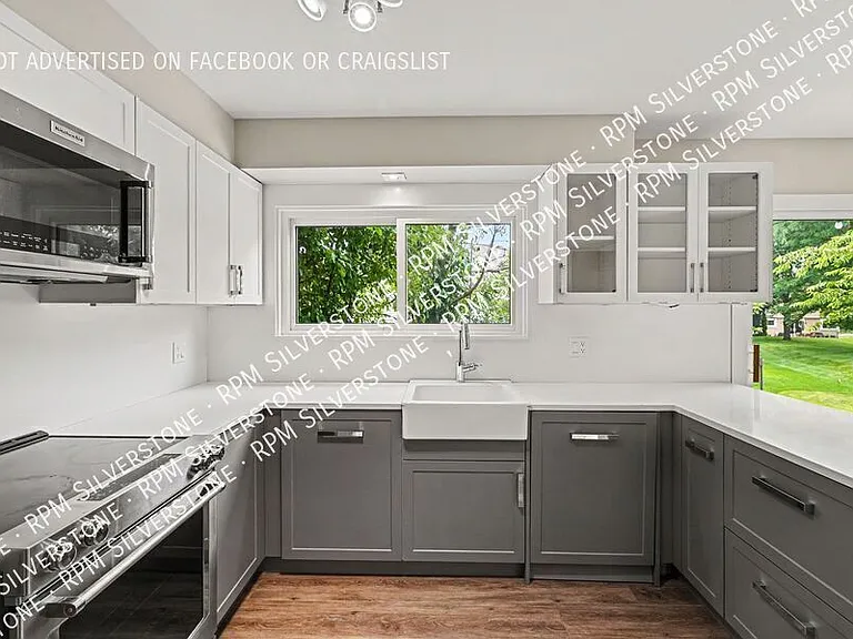 452 Farmridge Ct — Photo 13
