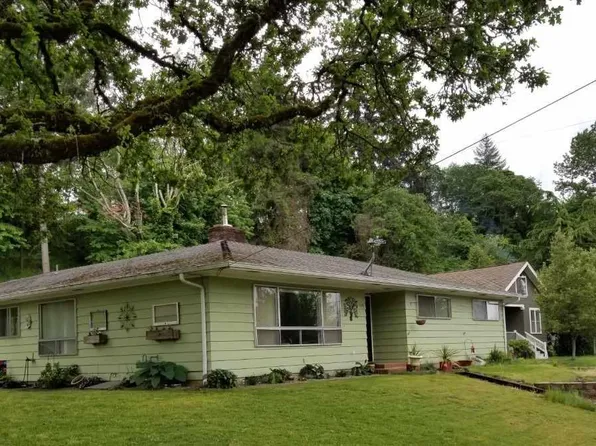 519 McClaine St, Silverton, OR 97381