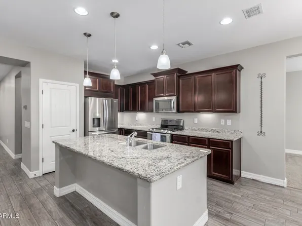 2943 W THORN TREE Drive, Phoenix, AZ 85085