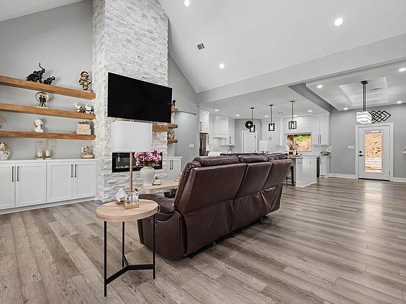 4th image of 3011 Beauchamp Rd