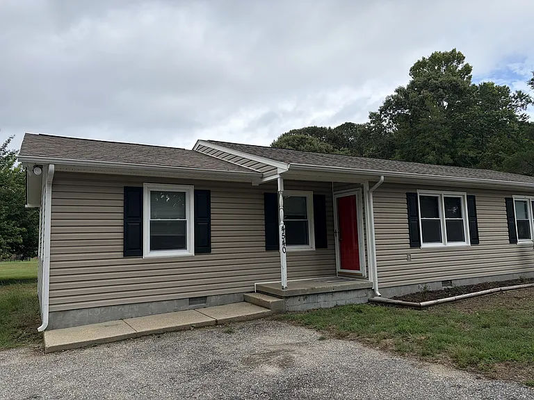 4540 Cedar Point Ln #B — Photo 1