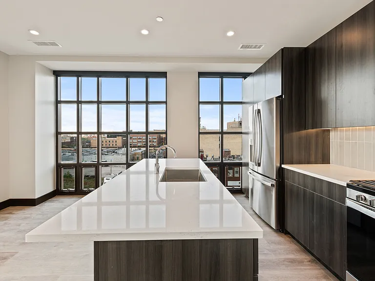 1123 W Randolph St #401 — Photo 3